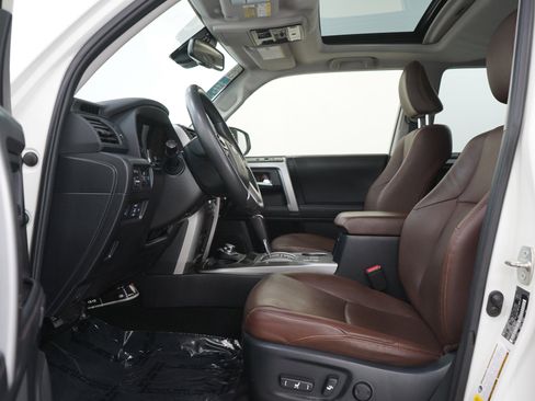 Used 2022 Toyota 4Runner Limited AWD/4WD image 24