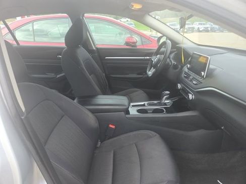 Used 2021 Nissan Altima 2.5 SV image 6