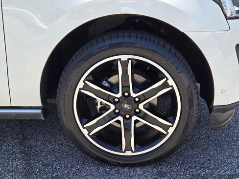 Used 2021 Ford Expedition Limited AWD/4WD image 4
