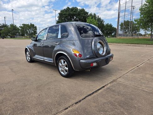 Used 2004 Chrysler PT Cruiser Limited FWD image 6