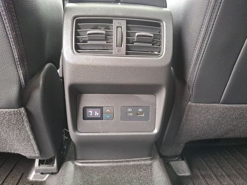 Certified 2022 Nissan Rogue SL w/ SL Premium Package image 11