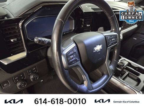 Used 2022 Chevrolet Silverado 1500 LTZ w/ LTZ Convenience Package II AWD/4WD image 18