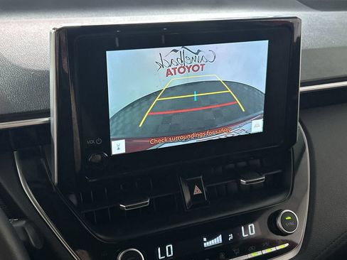 Used 2024 Toyota Corolla Cross XLE w/ Convenience Package FWD image 19