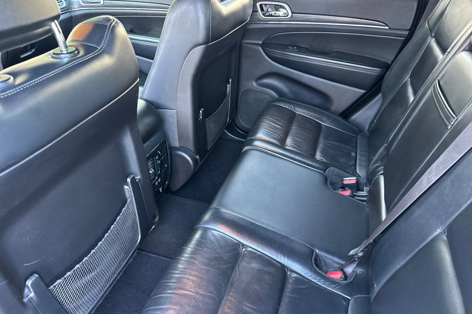 Used 2020 Jeep Grand Cherokee Limited AWD/4WD image 27