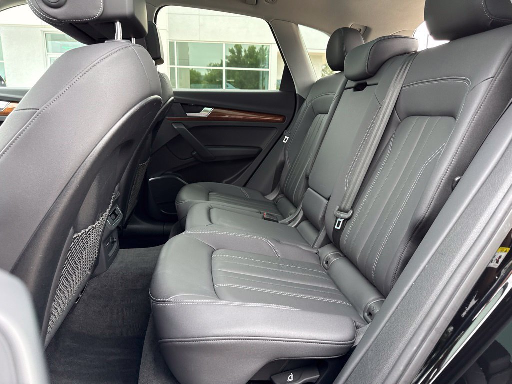 Used 2023 Audi Q5 2.0T Premium w/ Convenience Package AWD/4WD image 24