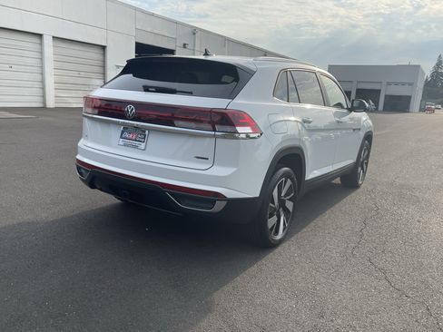 Used 2025 Volkswagen Atlas Cross Sport SE AWD/4WD image 5