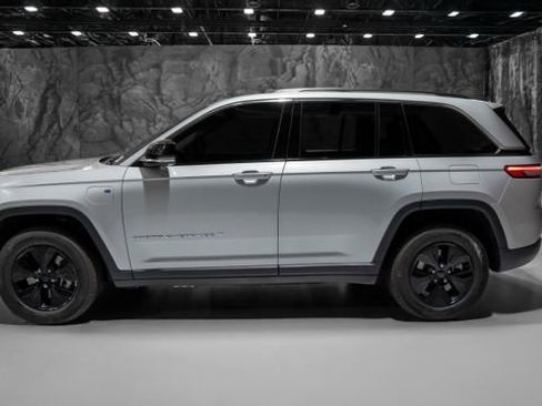 Used 2024 Jeep Grand Cherokee Limited 4xe AWD/4WD image 23