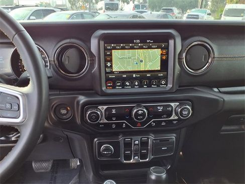 Used 2023 Jeep Gladiator Overland image 21