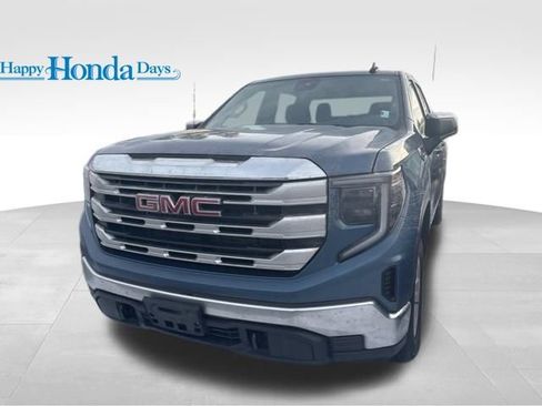 Used 2024 GMC Sierra 1500 SLE image 3