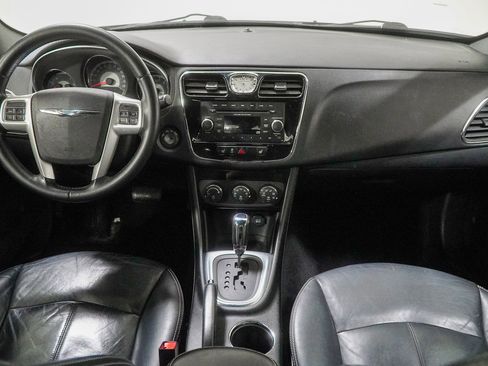 Used 2013 Chrysler 200 Limited image 21