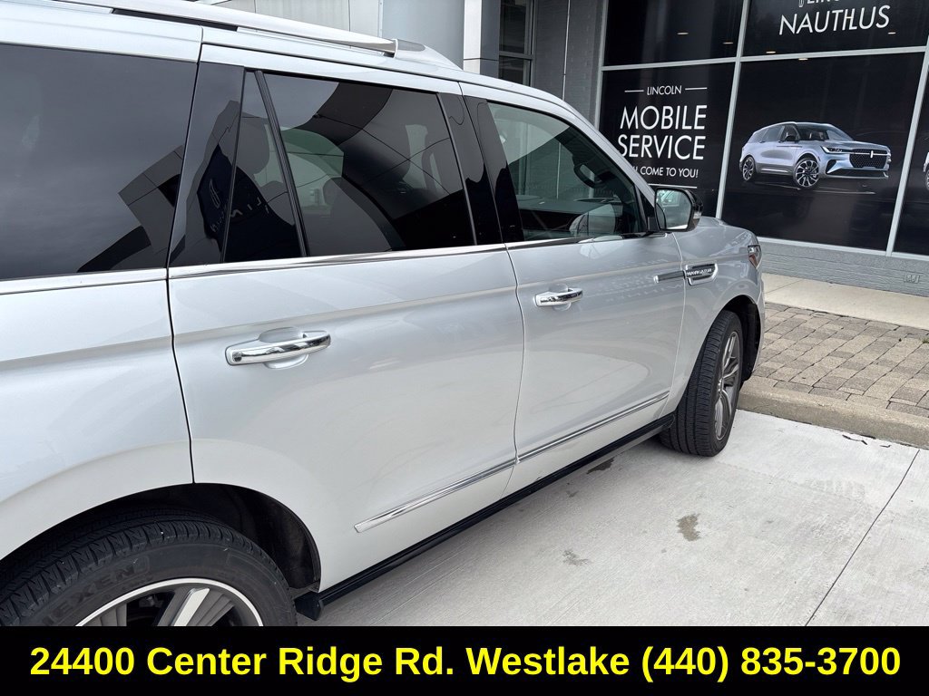 Used 2019 Lincoln Navigator Reserve AWD/4WD image 15