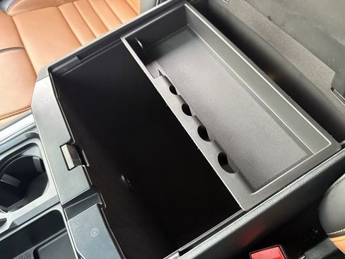 Used 2024 Ford F350 Platinum image 46