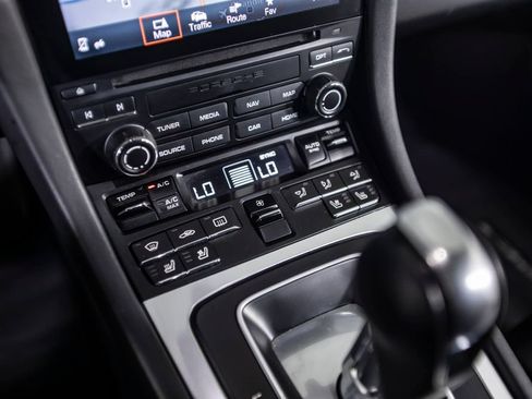 Used 2018 Porsche 911 Carrera S RWD image 31