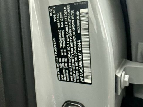 Used 2021 Porsche Macan AWD/4WD image 30