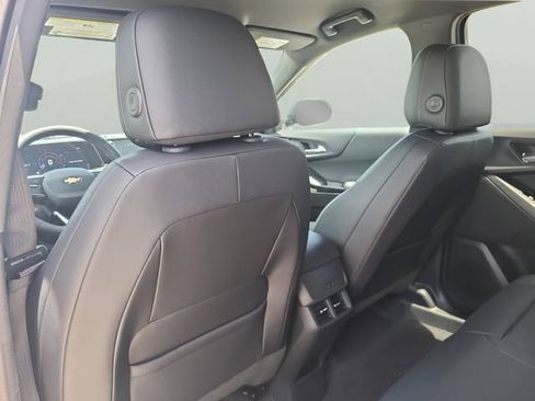 New 2026 Chevrolet Equinox LT w/ Convenience Package II FWD image 9