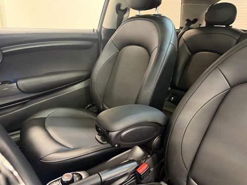 Used 2017 MINI Cooper 2-Door Hardtop FWD image 30