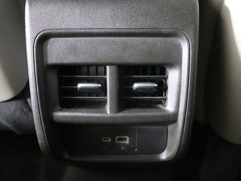 Used 2023 Cadillac XT4 Luxury image 44