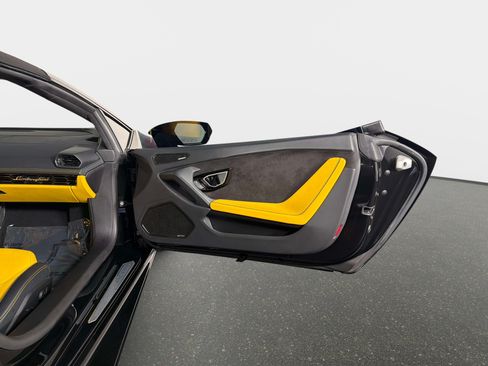 Used 2023 Lamborghini Huracan EVO RWD image 22