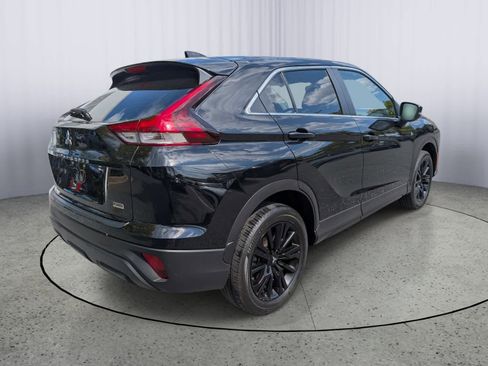 Used 2024 Mitsubishi Eclipse Cross LE AWD/4WD image 3
