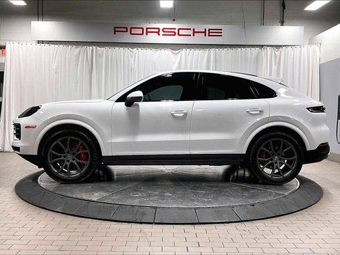 Used 2024 Porsche Cayenne S image 2