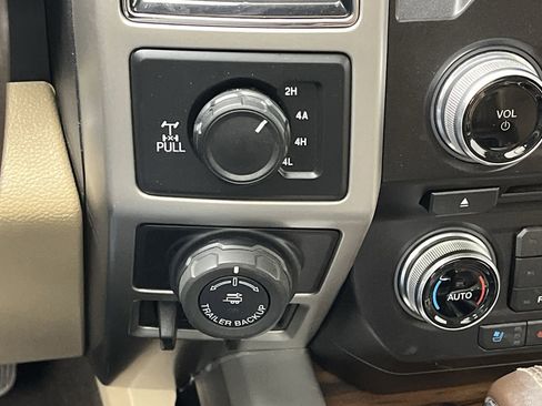 Used 2018 Ford F150 Lariat w/ Equipment Group 502A Luxury image 17