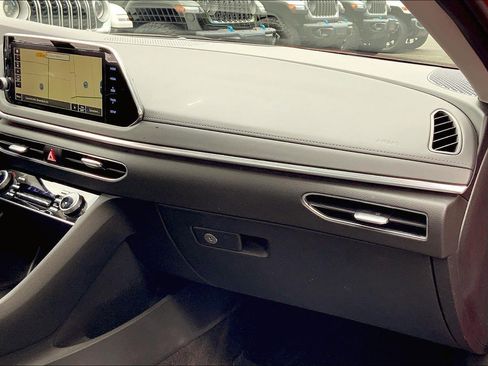 Used 2020 Hyundai Sonata Limited image 12