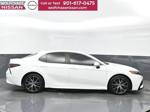 Used 2023 Toyota Camry SE FWD image 7