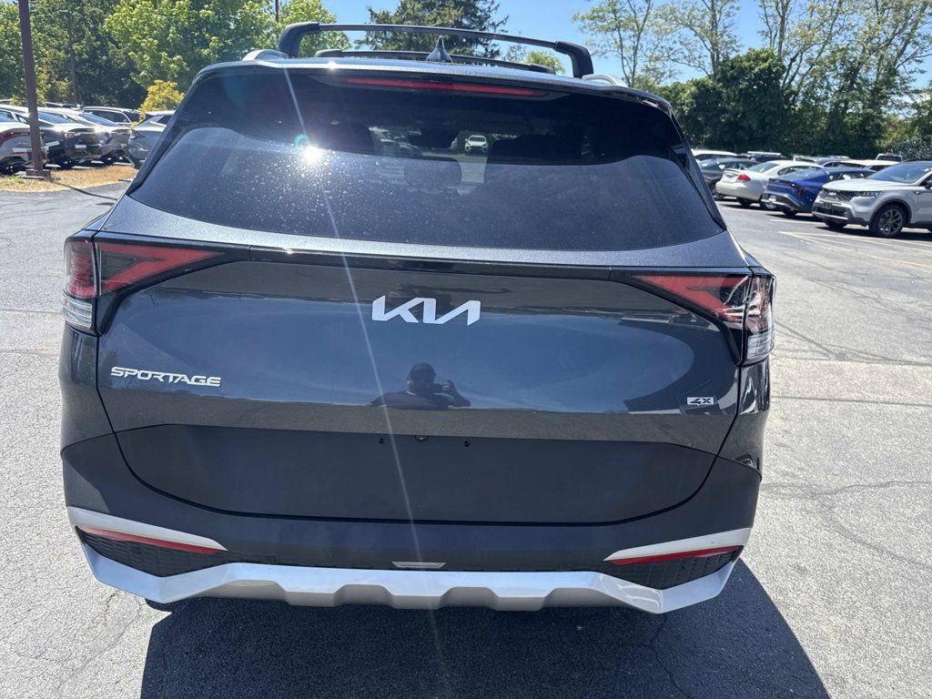 Used 2024 Kia Sportage EX AWD/4WD image 4