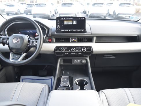 Certified 2023 Honda Pilot Elite image 34