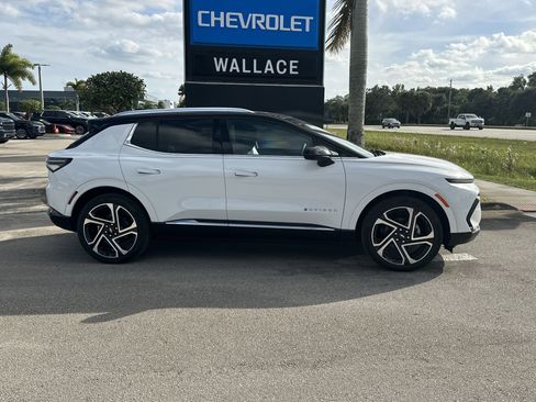 New 2026 Chevrolet Equinox EV LT image 5