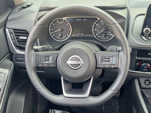 Used 2024 Nissan Rogue SV w/ SV Premium Package FWD image 19