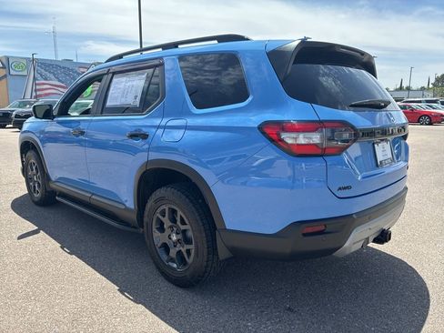 Certified 2024 Honda Pilot TrailSport image 3