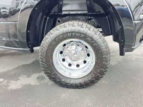 Used 2023 RAM 3500 Limited image 11