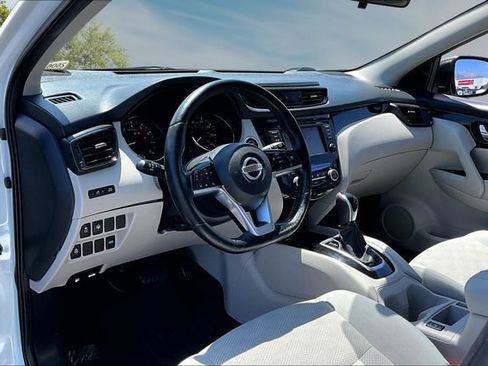 Certified 2019 Nissan Rogue Sport SV w/ Technology Package FWD image 17