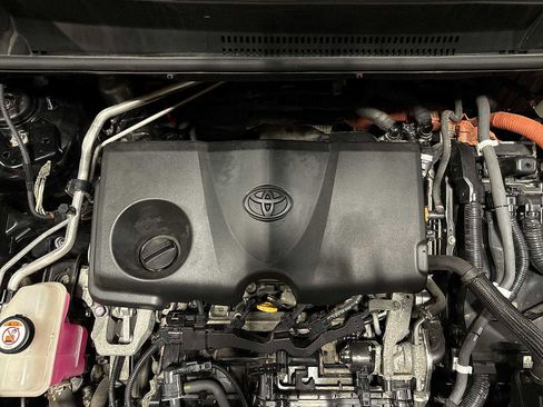 Used 2019 Toyota RAV4 XLE image 12