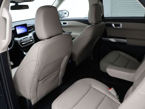 Used 2022 Ford Explorer XLT w/ Equipment Group 202A image 11