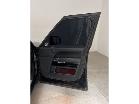 Used 2015 Land Rover Range Rover HSE image 23