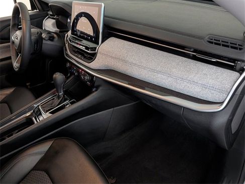 Used 2022 Jeep Compass Latitude image 14