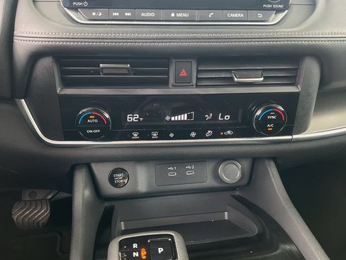 Used 2025 Nissan Rogue SV FWD image 24