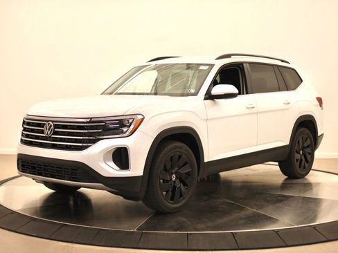 New 2026 Volkswagen Atlas SE image 7