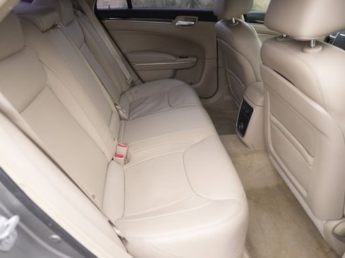 Used 2014 Chrysler 300 image 15