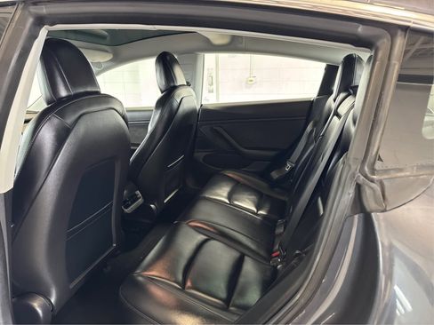 Used 2018 Tesla Model 3 Long Range image 10