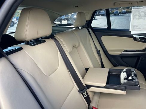 Used 2016 Volvo V60 T5 Premier image 37
