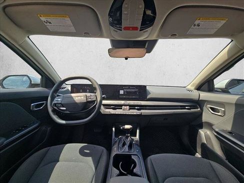 Used 2025 Kia K4 FWD image 16
