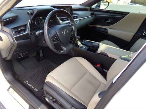 Used 2020 Lexus ES 300h w/ Premium Package image 24