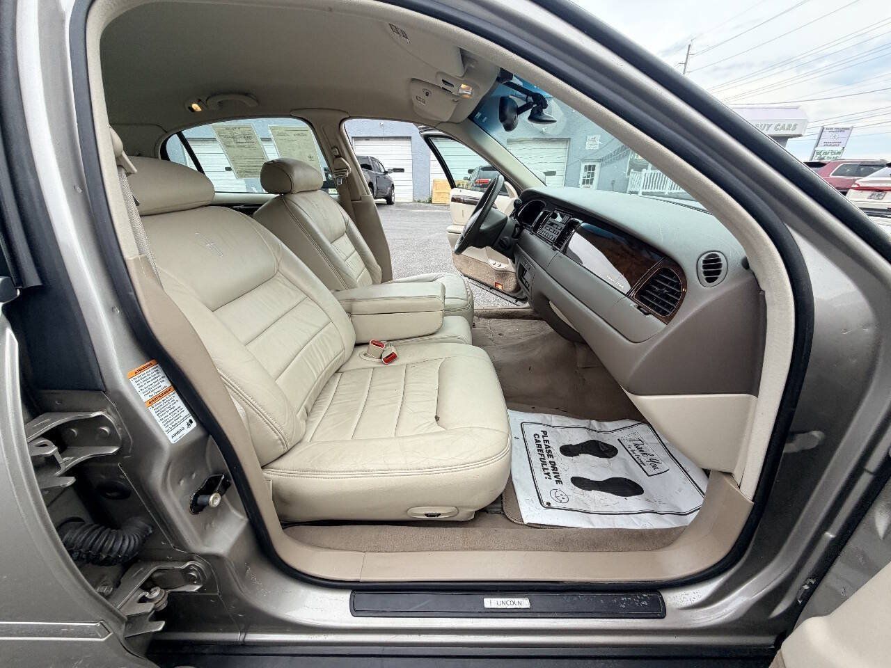 Used 1999 Lincoln Town Car Signature RWD image 69