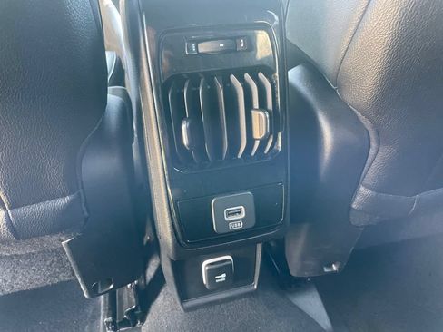 Certified 2025 Jeep Compass Limited AWD/4WD image 17