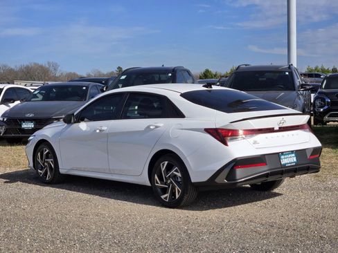 New 2025 Hyundai Elantra Sport image 3