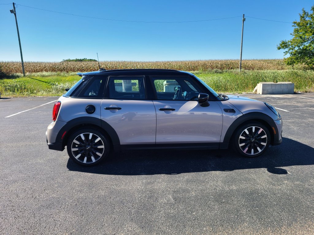 Used 2024 MINI Cooper S w/ Signature Upholstery Package FWD image 9
