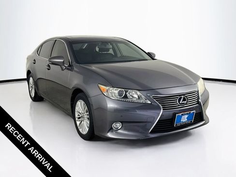 Used 2014 Lexus ES 350 w/ Luxury Package FWD image 1